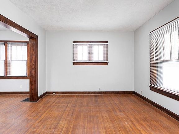 5th image of 4912 E New York St