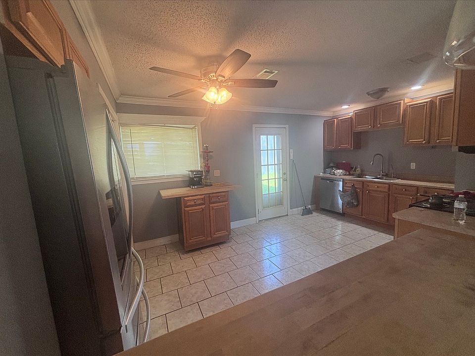 2nd image of 632 Bannerwood Dr