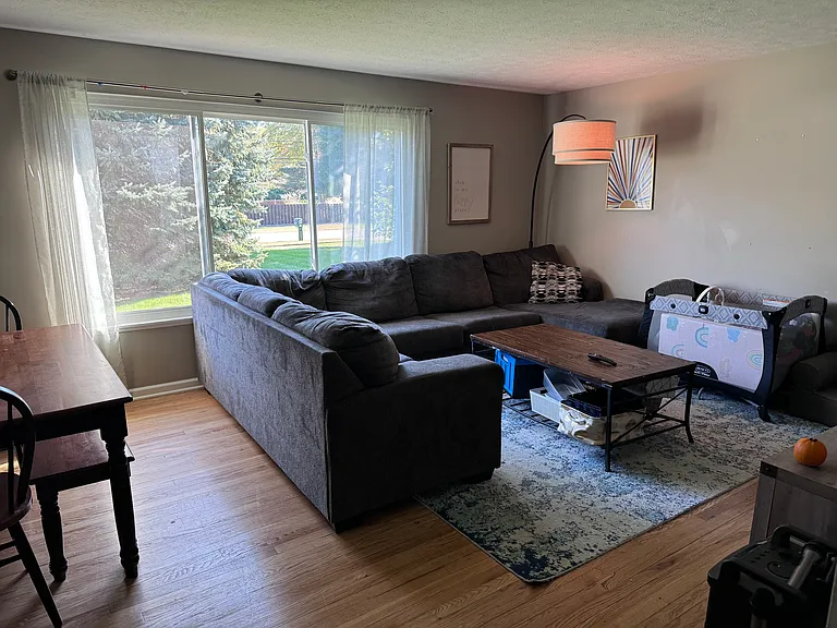 16936 Park Lane Dr — Photo 3