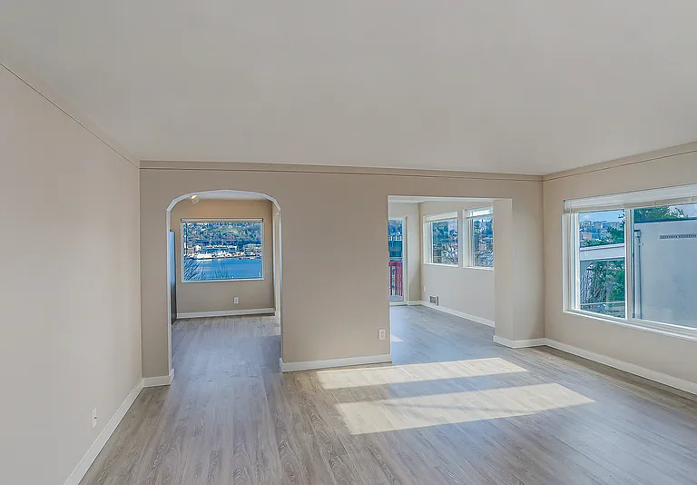 1732 Dexter Ave N — Photo 3