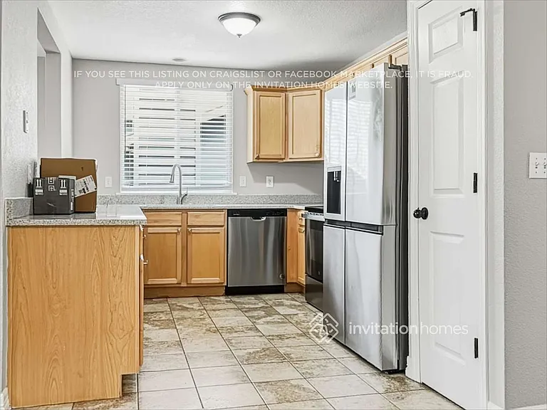19418 E Purdue Cir — Photo 9
