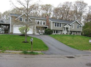 20 Knoll Rd, Plymouth, MA 02360