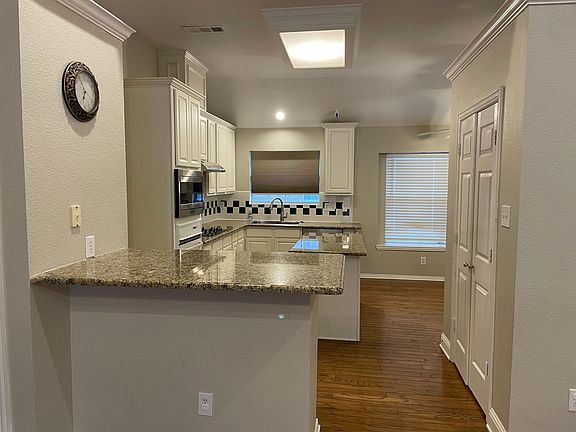 5th image of 5213 Teddington Park Dr