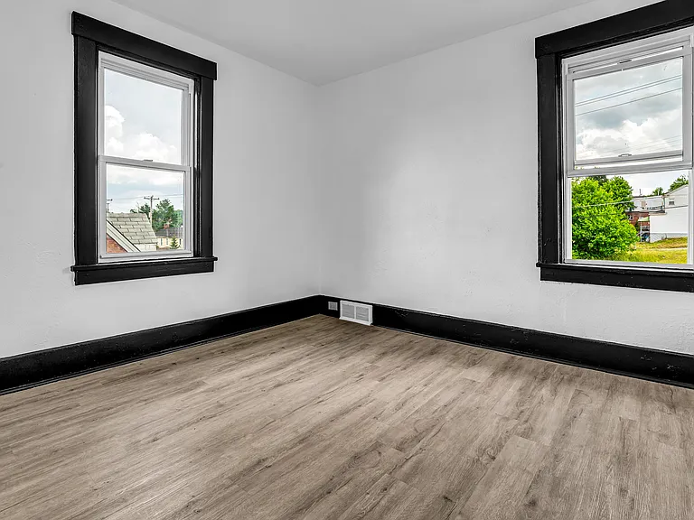 1615 McClure St #2 — Photo 9