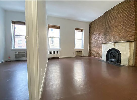 5th image of 125 Lexington Ave APT 2R