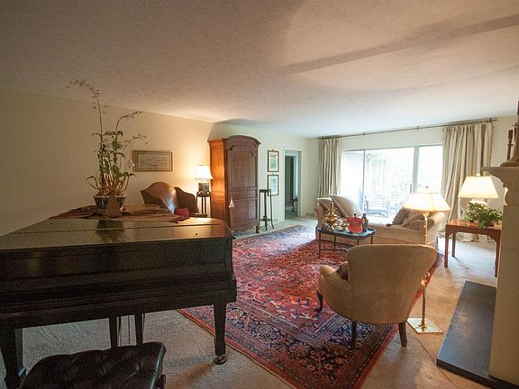 4th image of 410 Wyandot Way