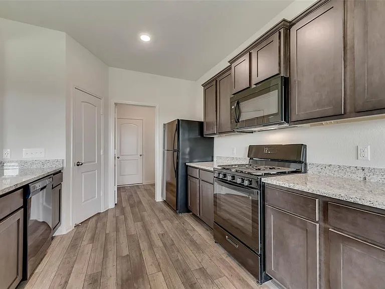 3080 Chillingham Dr — Photo 7