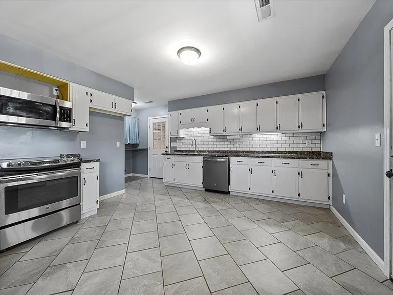 9496 Holly Grove Rd — Photo 11