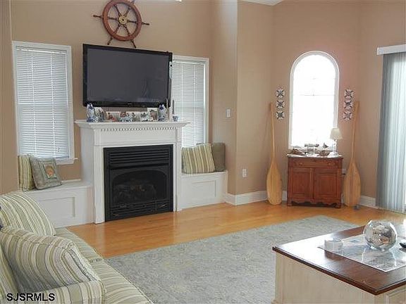4th image of 118 78th St #W