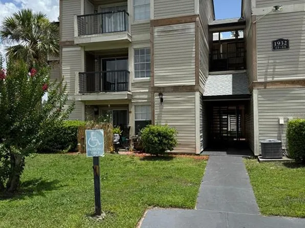 1932 Lake Atriums Cir APT 70, Orlando, FL 32839