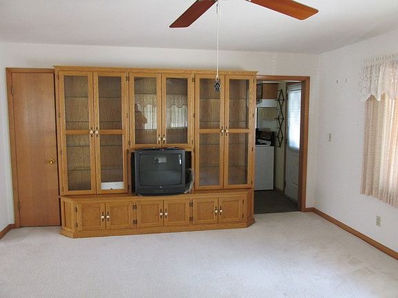 5th image of 410 W Boys St