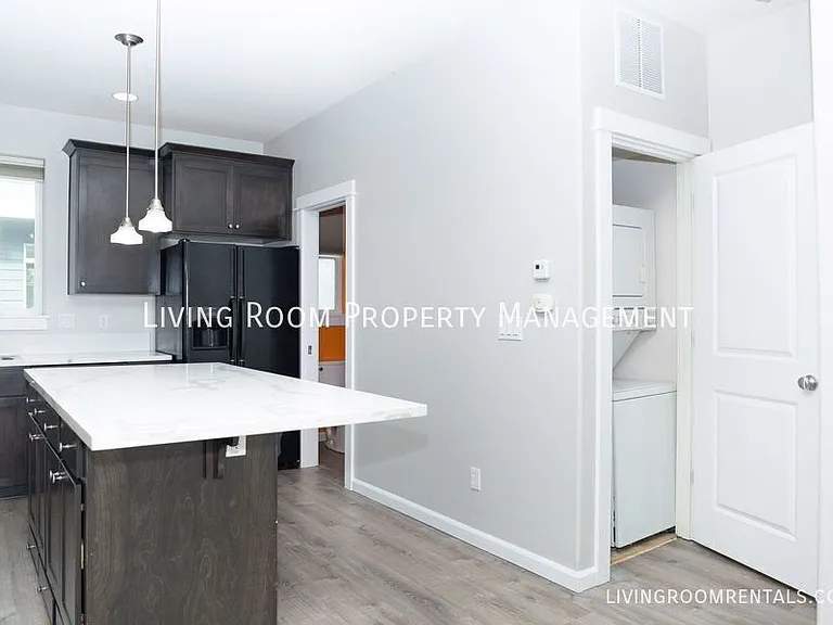 1142 SW 162nd Ave — Photo 7