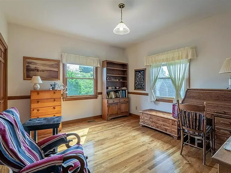 104 Woodsway Ct — Photo 9