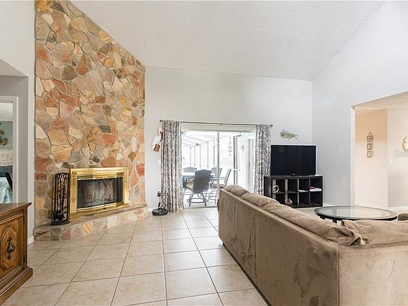 4th image of 3602 Dovetail Ln S