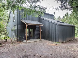 21421 Monument Rd SW, Vashon, WA 98070