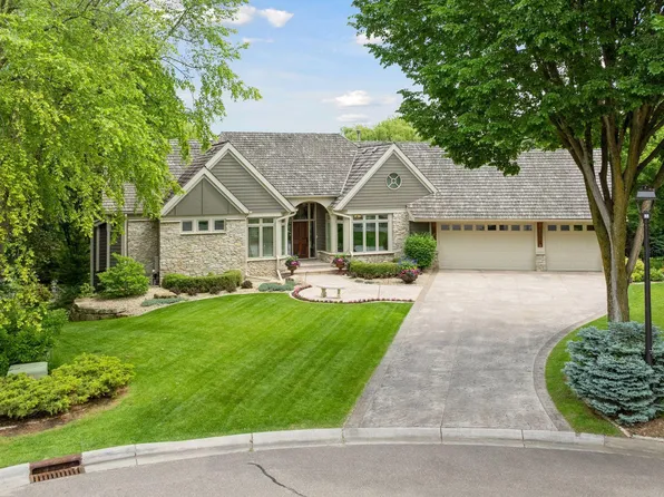 1280 Zircon Ln N, Plymouth, MN 55447