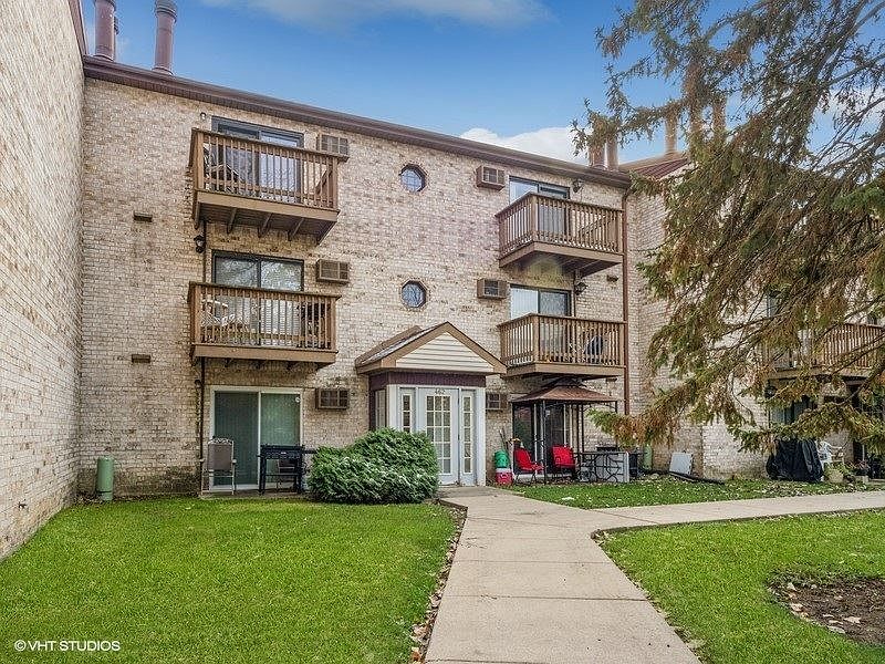 1st image of 462 E Osage Ln APT 3B