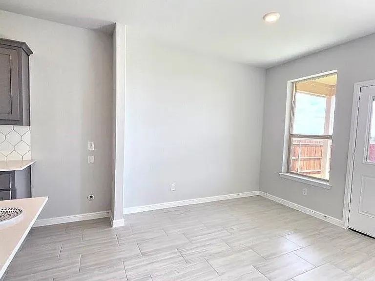 228 Tyler St — Photo 6