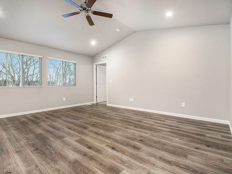 1867 Bluff Ridge Ct — Photo 6