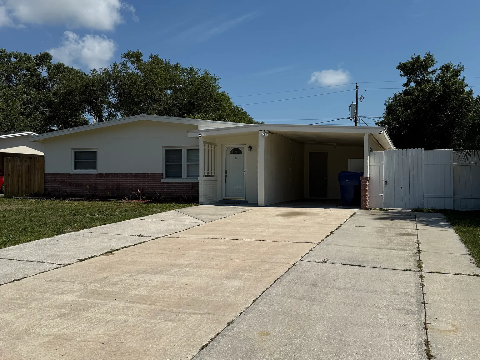 Englewood Dr NE, Largo — Photo 3