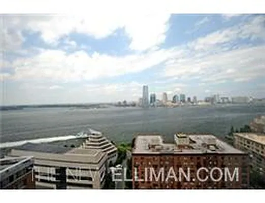 Rented by Douglas Elliman | media 15