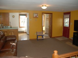 8 Grove St, Moosup, CT 06354