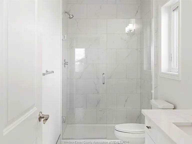 210 McLellan Ave — Photo 15