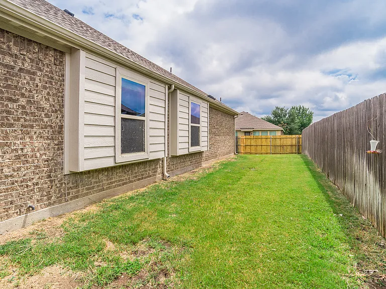 122 Eagle Feather Dr — Photo 18