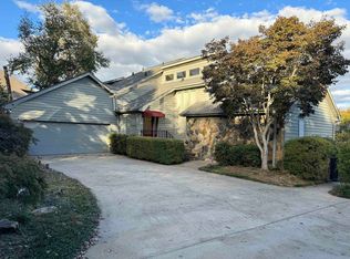 333 Watercrest Dr, Inman, SC 29349