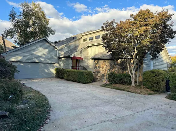 333 Watercrest Dr, Inman, SC 29349