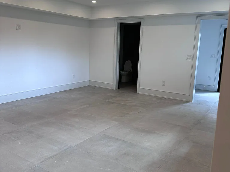 506 Wellington Cres #BASEMENT — Photo 6