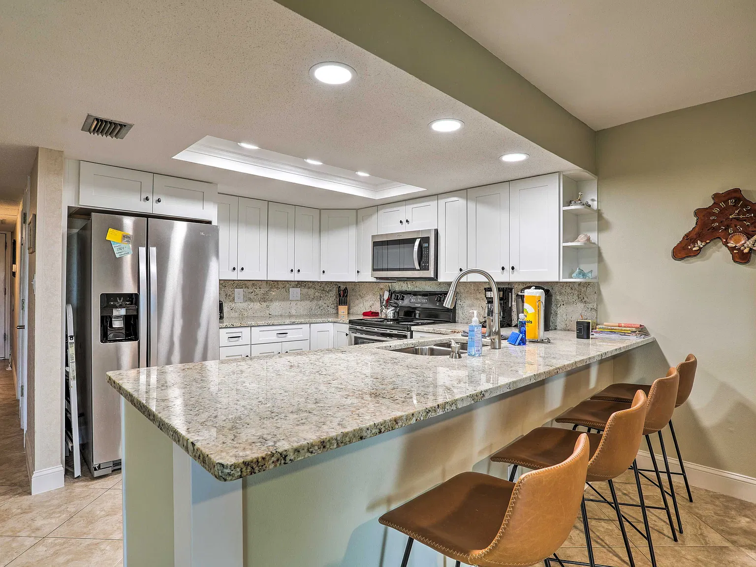 2 bed, 1100 sqft, $3,300 — Photo 2