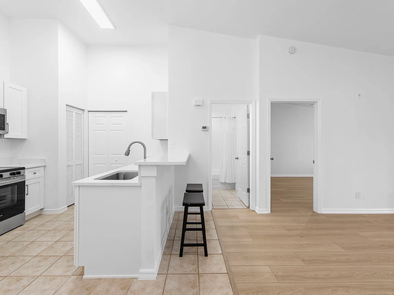 1 bed, 713 sqft, $1,600 — Photo 3