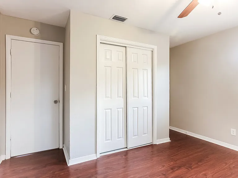 610 NW 2nd Ave — Photo 12