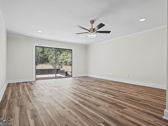 3rd image of 2622 Chelsea Ct