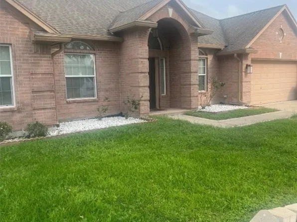 118 Biscayne St, Port Lavaca, TX 77979