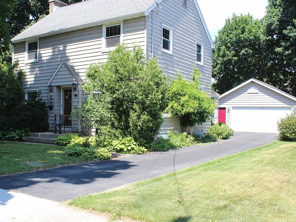 1st image of 1131 E Court St