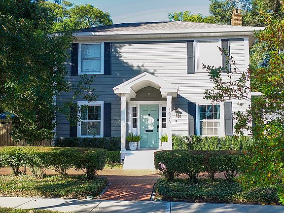 Semicircle driveway