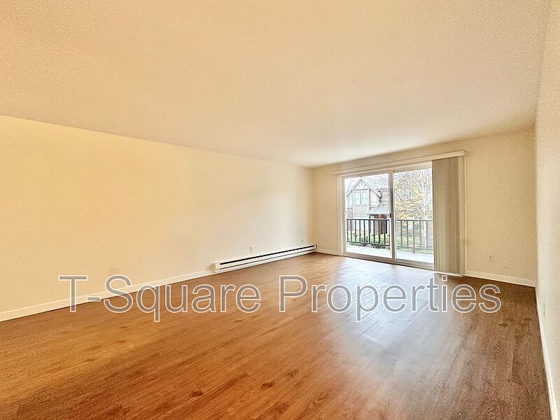 1st image of 325 5th Ave S APT 101