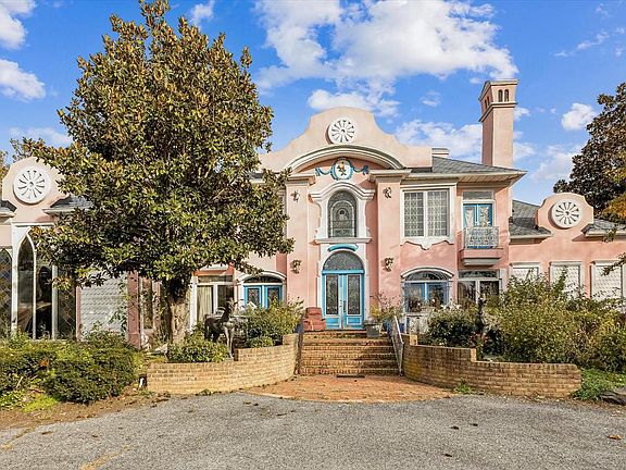 3rd image of 220 Old Steamship Rd