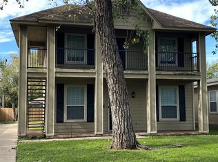 2822 Livingston Ave, Fort Worth, TX 76110