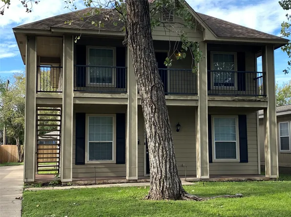 2822 Livingston Ave, Fort Worth, TX 76110
