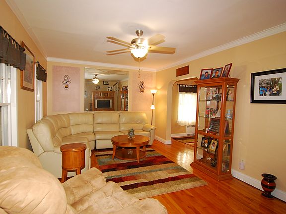 4th image of 137 Waldo Ave