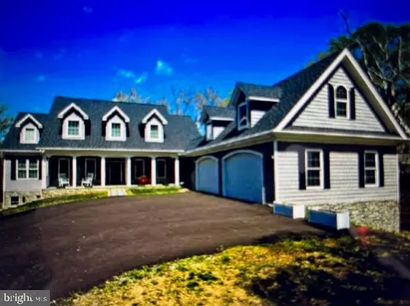 23585 Town Creek Dr, Lexington Park, MD 20653