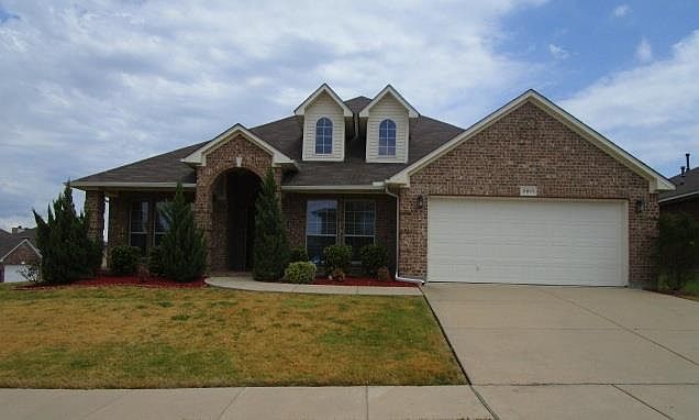 1st image of 7811 Roswell Ct