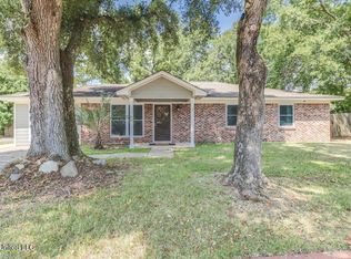 208 Wheaton Ct, Ocean Springs, MS 39564