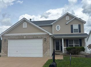 7 Winter River Ct, Fenton, MO 63026