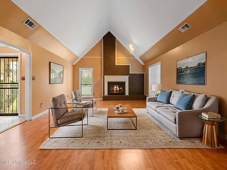 7188 Skidmore Cv — Photo 3