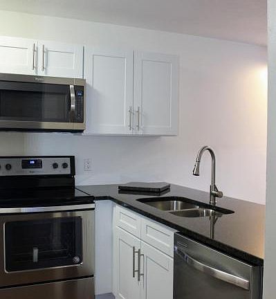 4th image of 1153 The Pointe Dr