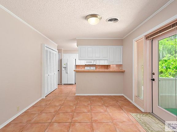 5th image of 133 El Cielo Cir